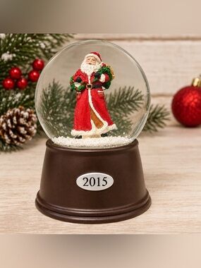 🔍 2015 Santa Christmas Snow Globe | Target Holiday Décor